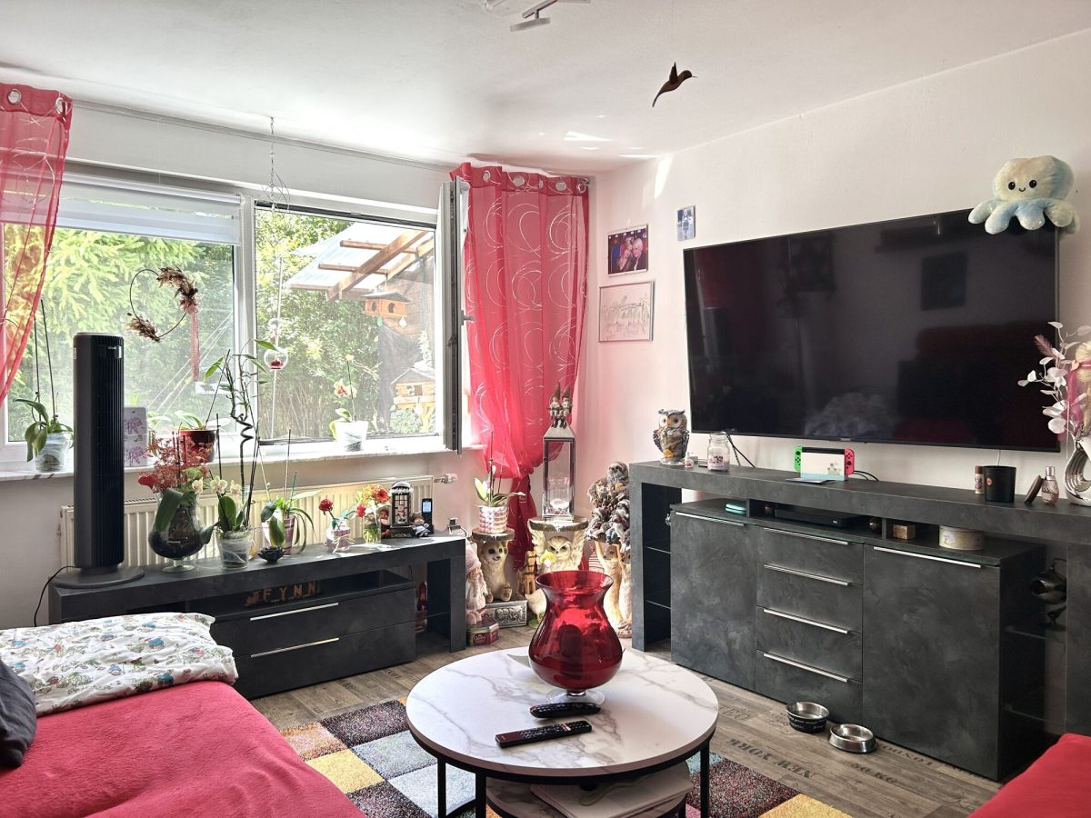 Immobilienangebot - Untermeitingen - Alle - Einfamilienhaus mit 120 m², 6 Zimmern, großem Garten, Doppelgarage und PV-Anlage in Untermeitingen