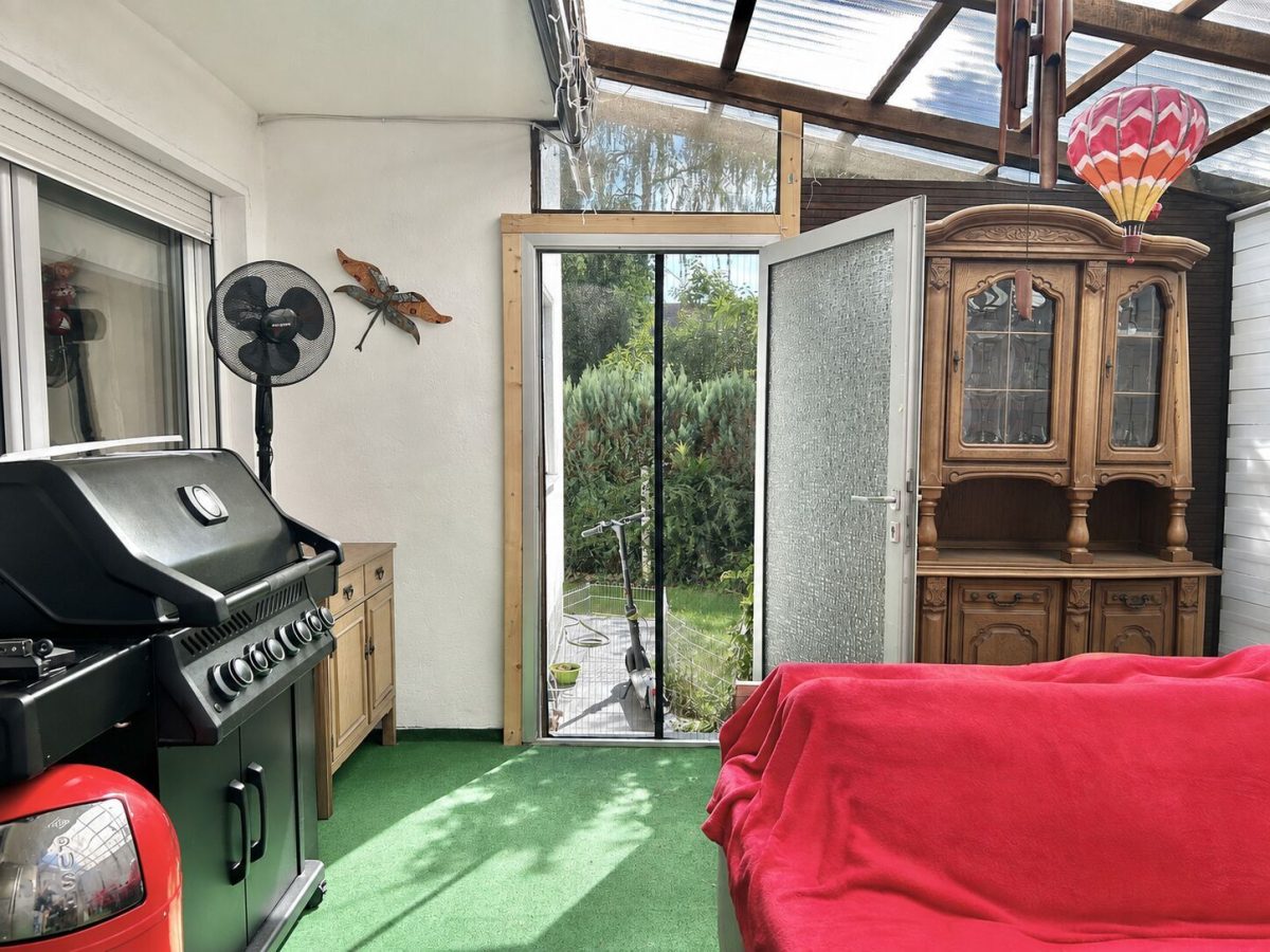 Immobilienangebot - Untermeitingen - Alle - Einfamilienhaus mit 120 m², 6 Zimmern, großem Garten, Doppelgarage und PV-Anlage in Untermeitingen