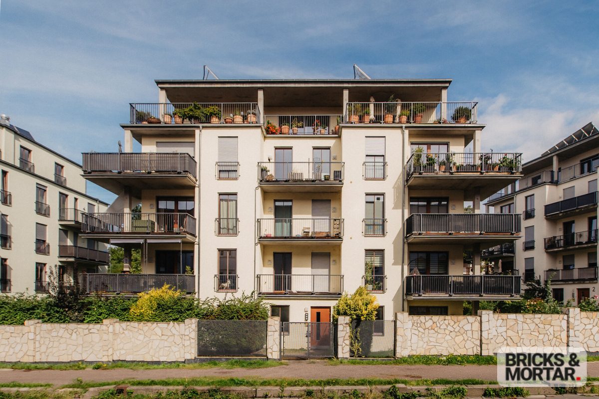 Immobilienangebot - Leipzig - Alle - Wohnen, wo das Herz aufblüht – Großzügige Erdgeschosswohnung mit zwei Terrassen im Grünen