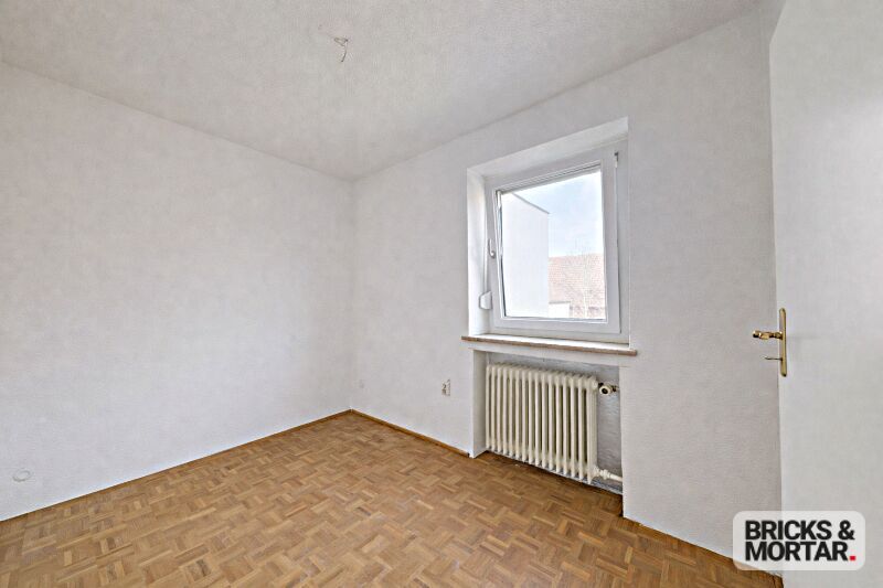 Immobilienangebot - Meitingen - Alle - 4,5-Zimmer-Wohnung mit großem Grundstücksanteil, für Selbstversorger ideal geeignet, ruhige Wohnlage