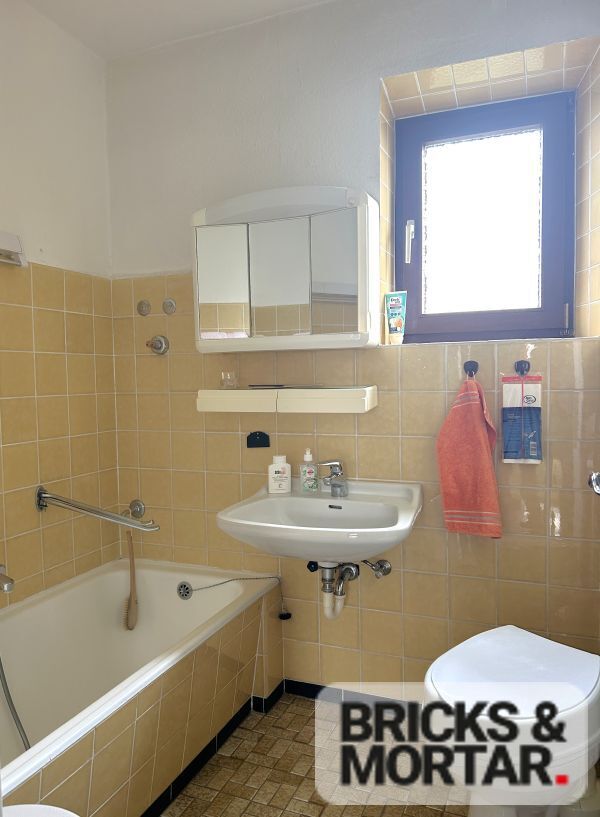 Immobilienangebot - Gablingen / Gablingen-Siedlung - Alle - Freistehendes Einfamilienhaus mit großem Südgarten und Gestaltungspotenzial