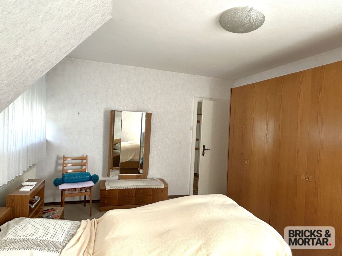 Immobilienangebot - Gablingen / Gablingen-Siedlung - Alle - Freistehendes Einfamilienhaus mit großem Südgarten und Gestaltungspotenzial