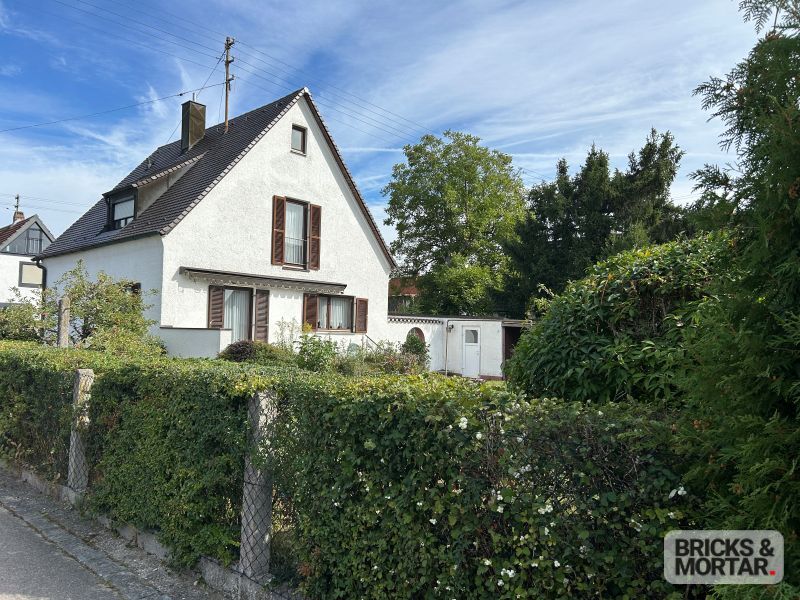 Immobilienangebot - Gablingen / Gablingen-Siedlung - Alle - Freistehendes Einfamilienhaus mit großem Südgarten und Gestaltungspotenzial