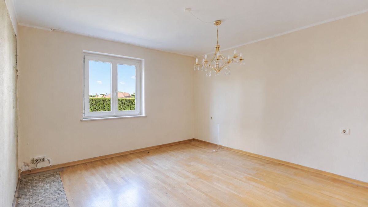 Immobilienangebot - Augsburg - Alle - Zum Hübschmachen: 1-Zimmer-Wohnung mit großer Wohnküche in Augsburg-Bärenkeller im Erbbaurecht