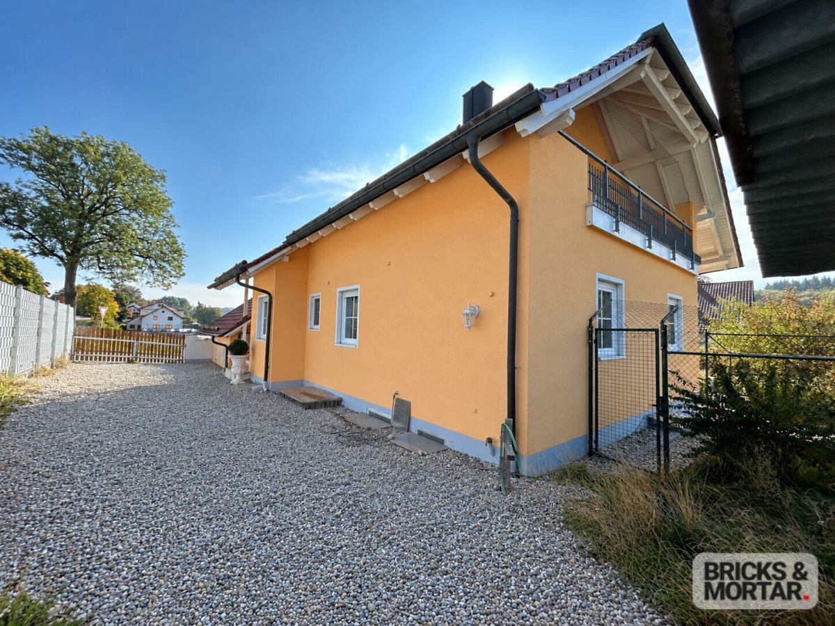 Immobilienangebot - Eurasburg - Alle - Nicht alltägliches Einfamilienhaus mit außergewöhnlichem Platzangebot und Einliegerwohnung