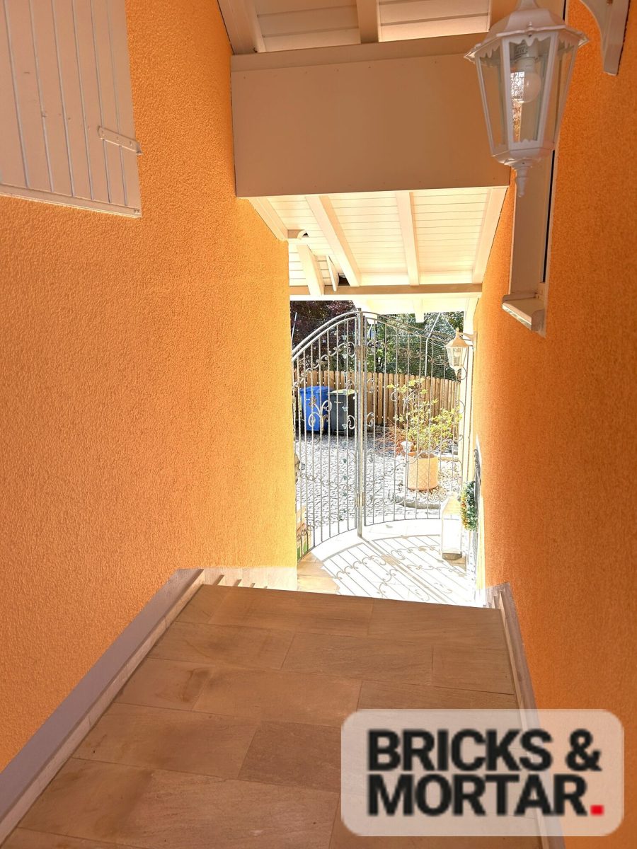 Immobilienangebot - Eurasburg - Alle - Nicht alltägliches Einfamilienhaus mit außergewöhnlichem Platzangebot und Einliegerwohnung