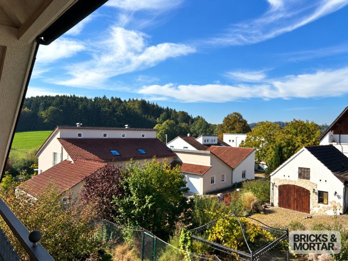 Immobilienangebot - Eurasburg - Alle - Nicht alltägliches Einfamilienhaus mit außergewöhnlichem Platzangebot und Einliegerwohnung