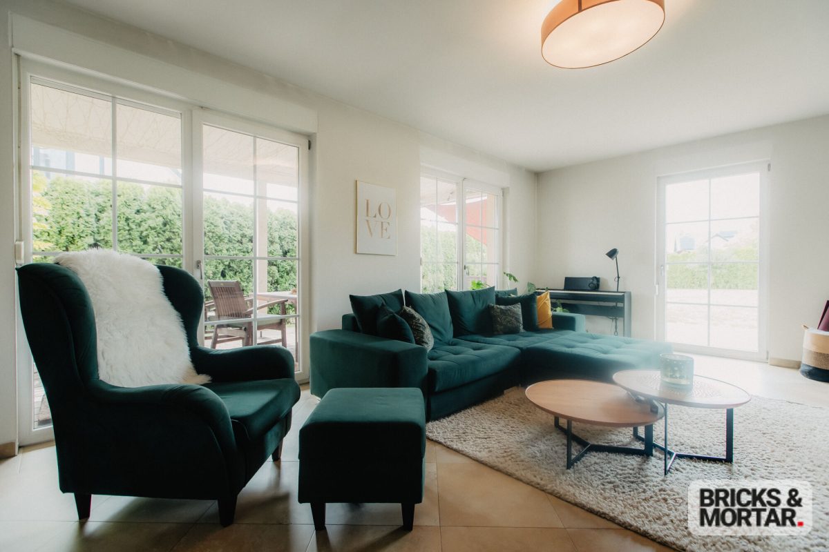 Immobilienangebot - Regis-Breitingen - Alle - Einziehen & wohlfühlen: Modernes Einfamilienhaus mit großem Garten und Kamin