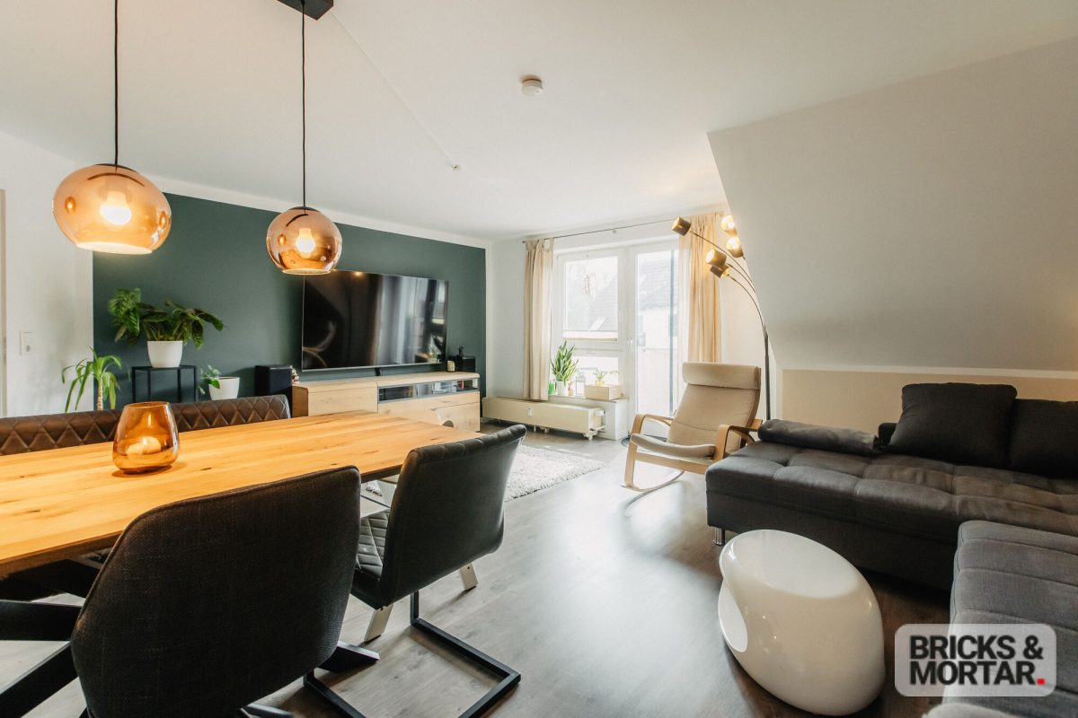 Immobilienangebot - Leipzig / Sellerhausen-Stünz - Alle - Modernes Wohnerlebnis auf zwei Ebenen – Maisonette mit Balkon, Tiefgarage & 2 Bädern