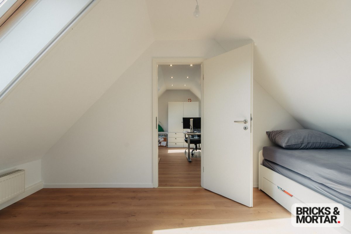 Immobilienangebot - Leipzig / Sellerhausen-Stünz - Alle - Modernes Wohnerlebnis auf zwei Ebenen – Maisonette mit Balkon, Tiefgarage & 2 Bädern