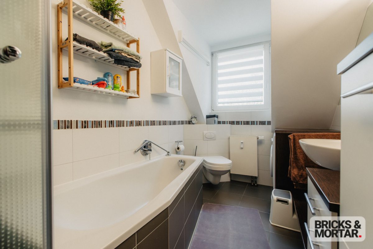 Immobilienangebot - Leipzig / Sellerhausen-Stünz - Alle - Modernes Wohnerlebnis auf zwei Ebenen – Maisonette mit Balkon, Tiefgarage & 2 Bädern