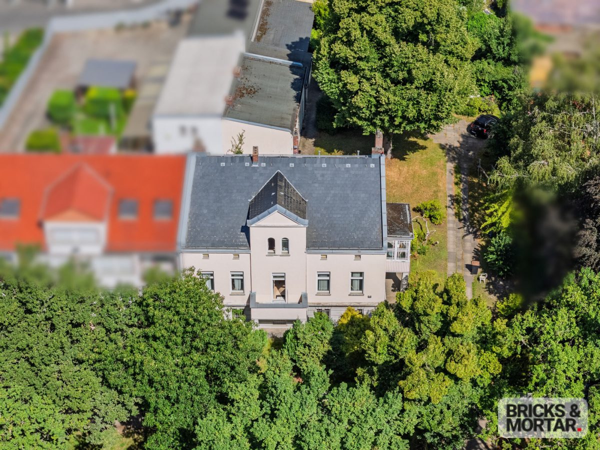 Immobilienangebot - Berlin - Alle - Historisches Wohnhaus in Berlin-Britz: Bezugsfreie 328 m² Wohnfläche,3 Einheiten,1.514 m² Grundstück
