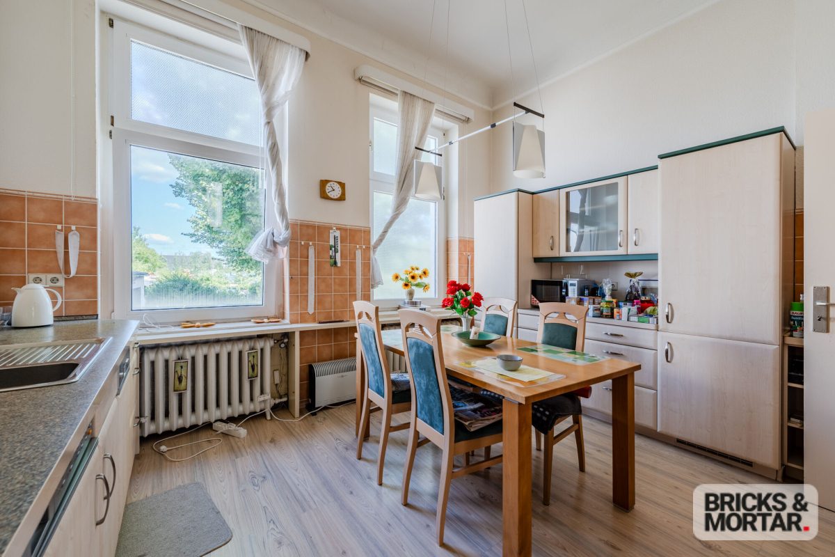 Immobilienangebot - Berlin - Alle - Historisches Wohnhaus in Berlin-Britz: Bezugsfreie 328 m² Wohnfläche,3 Einheiten,1.514 m² Grundstück