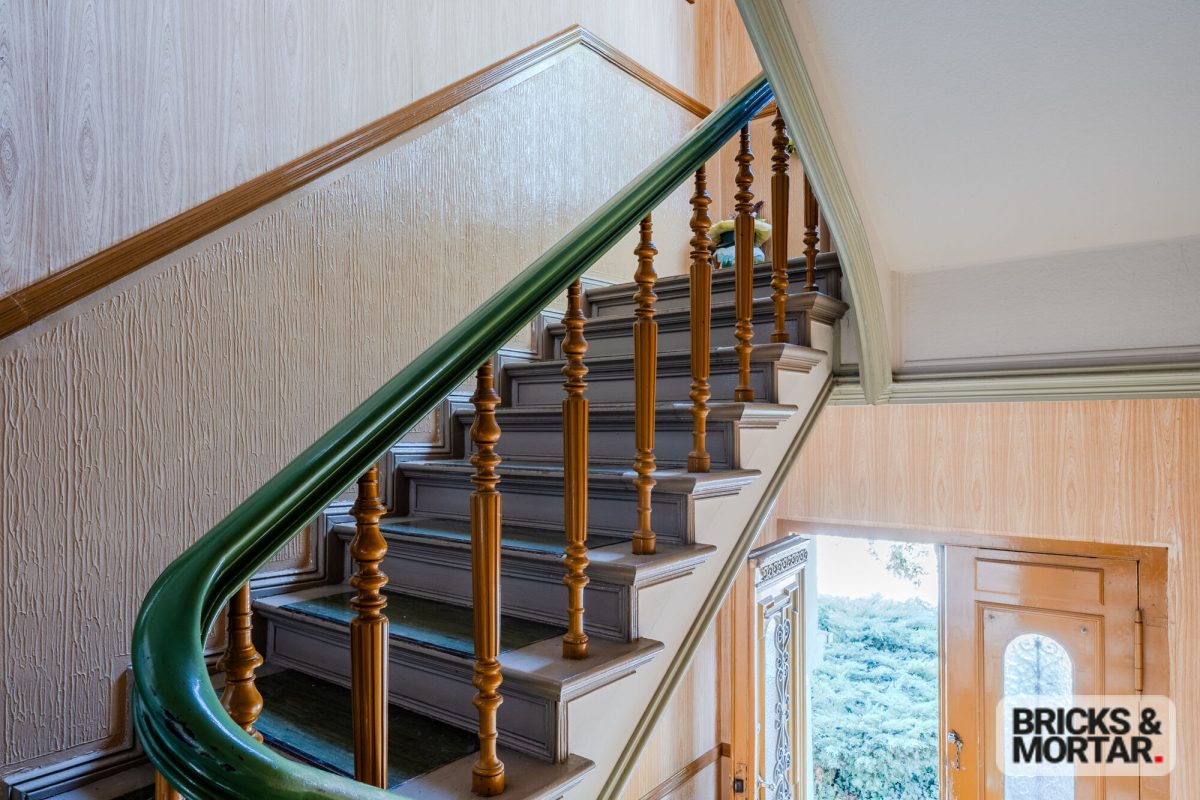 Immobilienangebot - Berlin - Alle - Historisches Wohnhaus in Berlin-Britz: Bezugsfreie 328 m² Wohnfläche,3 Einheiten,1.514 m² Grundstück