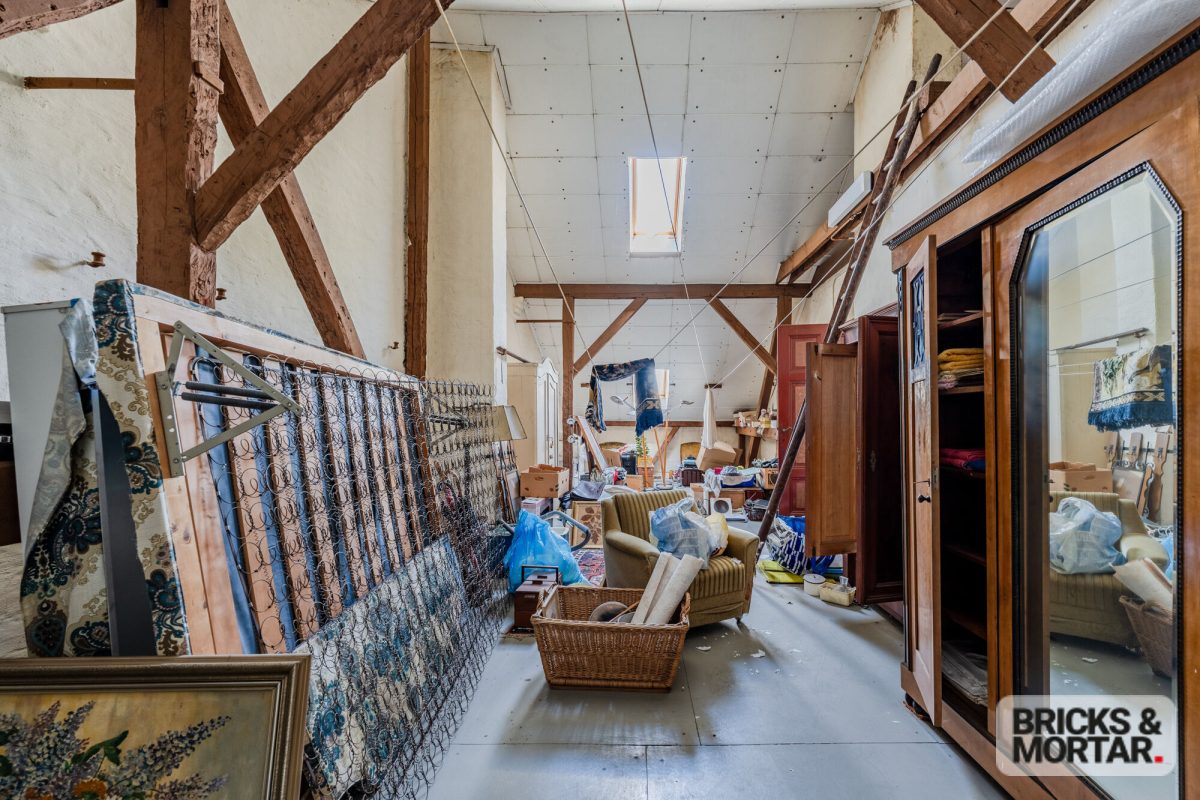 Immobilienangebot - Berlin - Alle - Historisches Wohnhaus in Berlin-Britz: Bezugsfreie 328 m² Wohnfläche,3 Einheiten,1.514 m² Grundstück