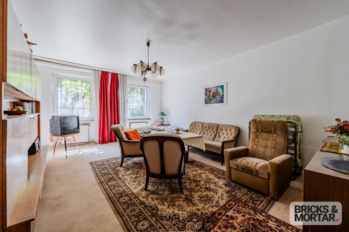 Immobilienangebot - Berlin - Alle - Historisches Wohnhaus in Berlin-Britz: Bezugsfreie 328 m² Wohnfläche,3 Einheiten,1.514 m² Grundstück