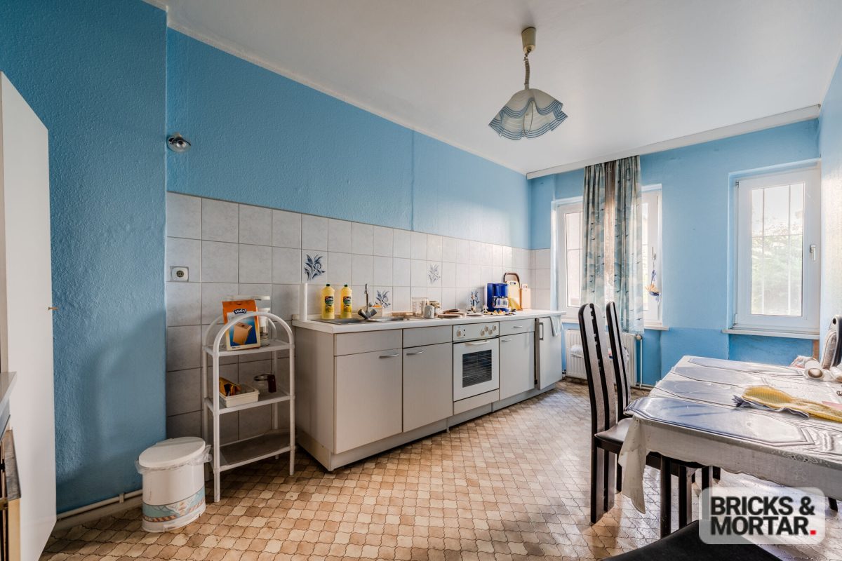 Immobilienangebot - Berlin - Alle - Historisches Wohnhaus in Berlin-Britz: Bezugsfreie 328 m² Wohnfläche,3 Einheiten,1.514 m² Grundstück