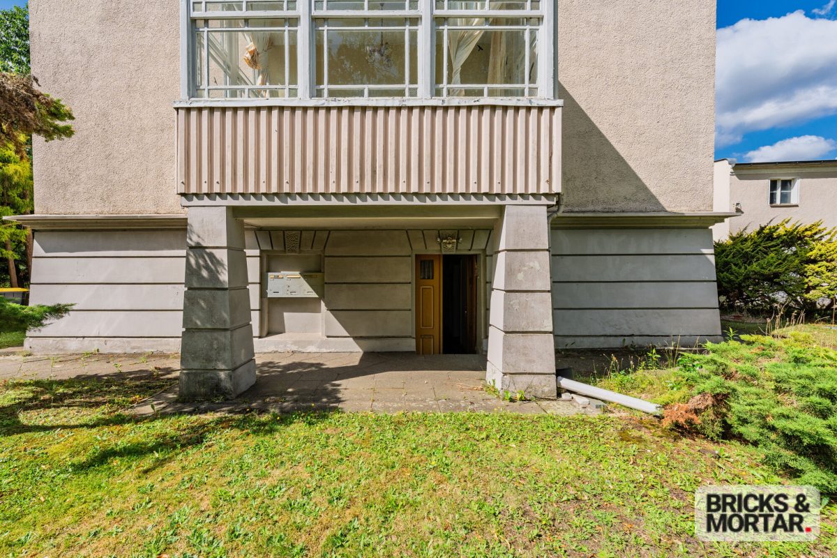 Immobilienangebot - Berlin - Alle - Historisches Wohnhaus in Berlin-Britz: Bezugsfreie 328 m² Wohnfläche,3 Einheiten,1.514 m² Grundstück