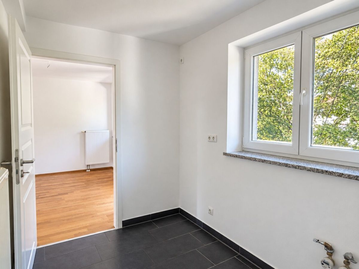 Immobilienangebot - Augsburg - Alle - Moderne Maisonette mit Dachterrasse & Balkon in Augsburg | 142,73 m² | 4 Zimmer | TG-Stellplatz