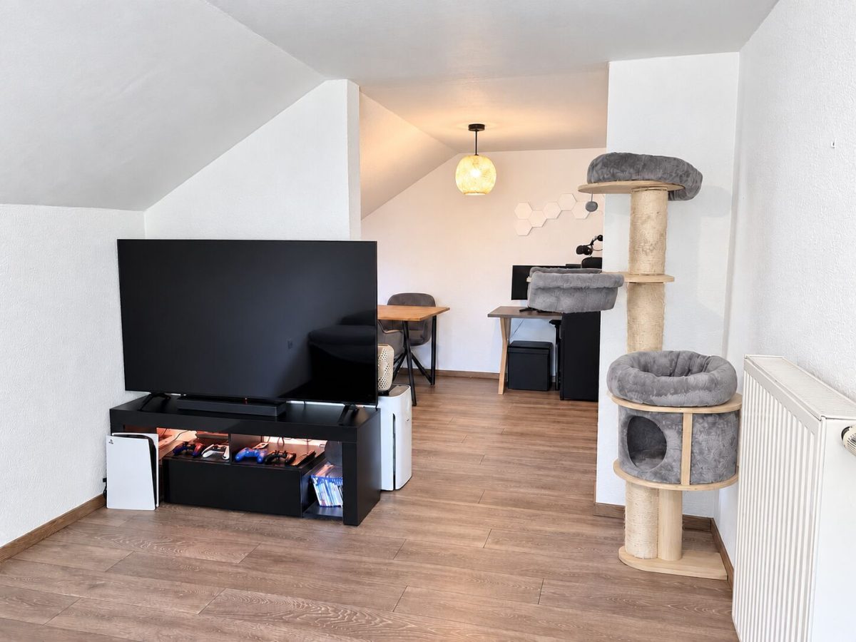 Immobilienangebot - Mering - Alle - Charmante 2,5-Zimmer-Dachgeschosswohnung mit Südloggia und Stellplatz | ca. 55 m² | Mering