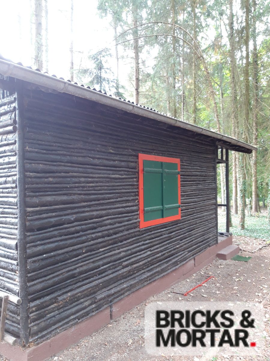 Immobilienangebot - Aichach / Untergriesbach - Grundstücke - Waldgrundstück mit ca. 3.419 m², vielseitigem Baumbestand und eigener Hütte in Untergriesbach