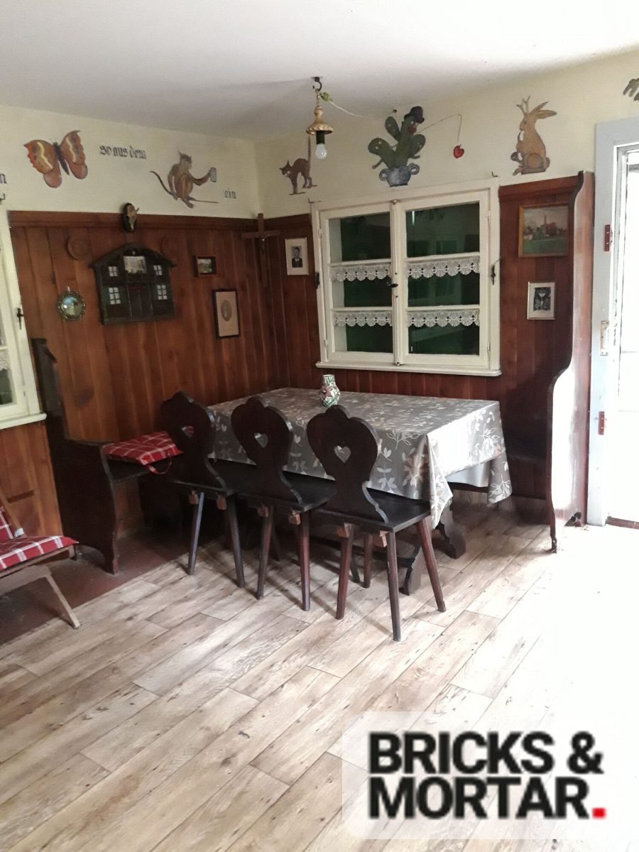 Immobilienangebot - Aichach / Untergriesbach - Grundstücke - Waldgrundstück mit ca. 3.419 m², vielseitigem Baumbestand und eigener Hütte in Untergriesbach
