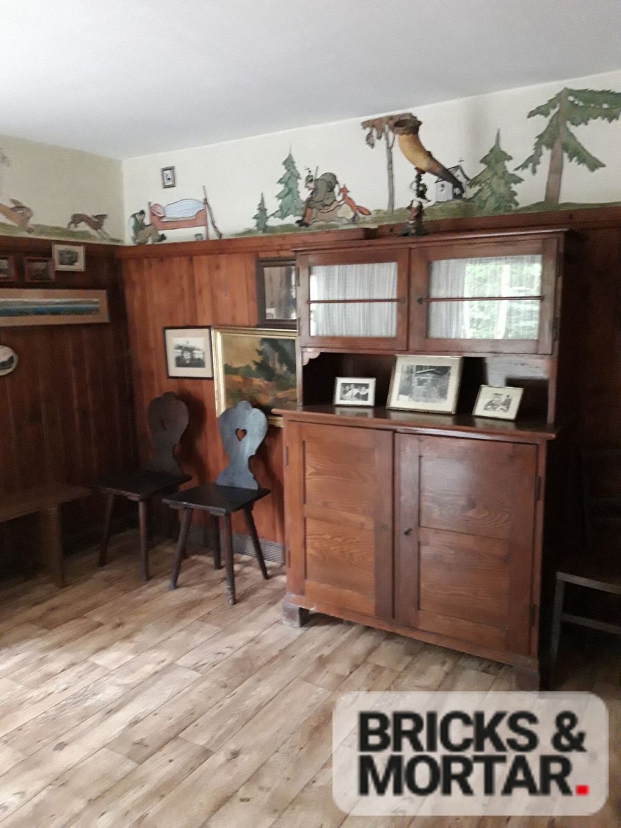 Immobilienangebot - Aichach / Untergriesbach - Grundstücke - Waldgrundstück mit ca. 3.419 m², vielseitigem Baumbestand und eigener Hütte in Untergriesbach