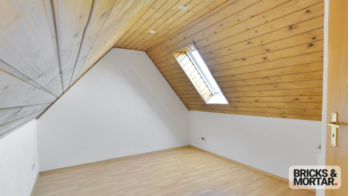 Immobilienangebot - Binswangen - Alle - Maisonettewohnung mit besonderem Raumangebot, Balkon und Doppelgarage  -sofort bezugsfrei-
