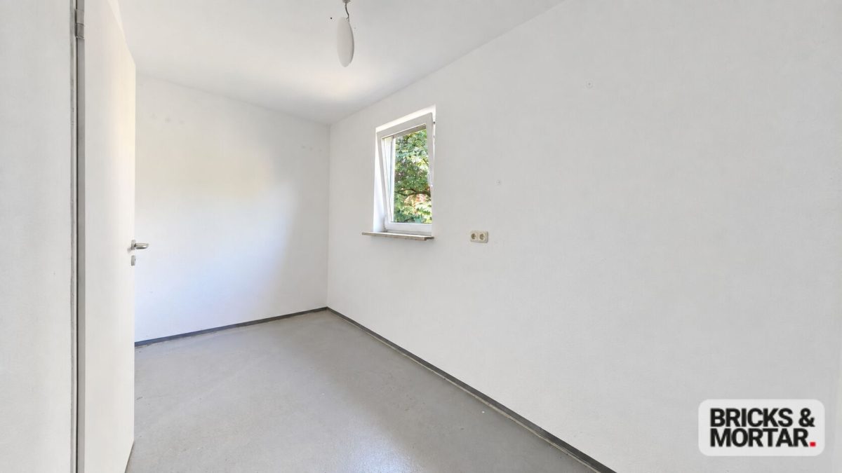 Immobilienangebot - Binswangen - Alle - Maisonettewohnung mit besonderem Raumangebot, Balkon und Doppelgarage  -sofort bezugsfrei-
