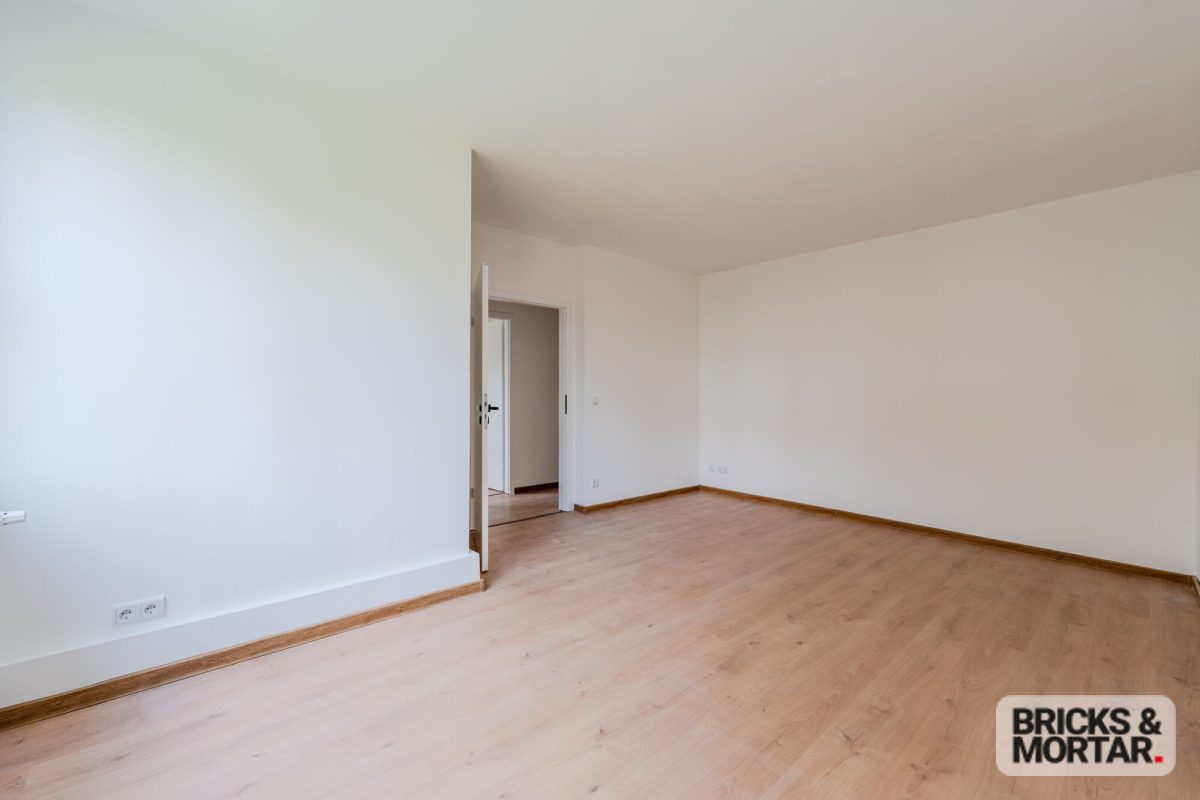 Immobilienangebot - Berlin - Alle - Bezugsfreie, sanierte 4-Zimmer-Altbauwohnung mit Lift in ruhiger Lage von Berlin-Schmargendorf