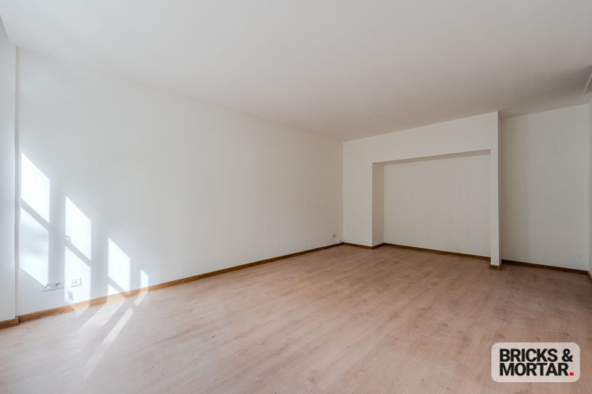 Immobilienangebot - Berlin - Alle - Bezugsfreie, sanierte 4-Zimmer-Altbauwohnung mit Lift in ruhiger Lage von Berlin-Schmargendorf