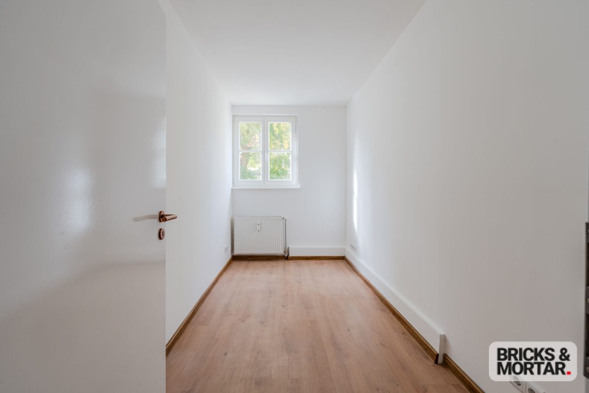 Immobilienangebot - Berlin - Alle - Bezugsfreie, sanierte 4-Zimmer-Altbauwohnung mit Lift in ruhiger Lage von Berlin-Schmargendorf