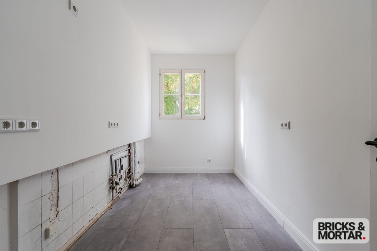 Immobilienangebot - Berlin - Alle - Bezugsfreie, sanierte 4-Zimmer-Altbauwohnung mit Lift in ruhiger Lage von Berlin-Schmargendorf