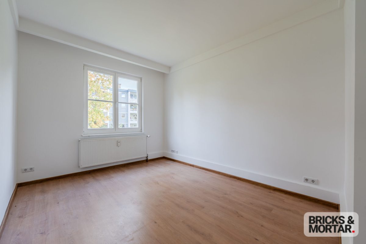 Immobilienangebot - Berlin - Alle - Bezugsfreie, sanierte 4-Zimmer-Altbauwohnung mit Lift in ruhiger Lage von Berlin-Schmargendorf