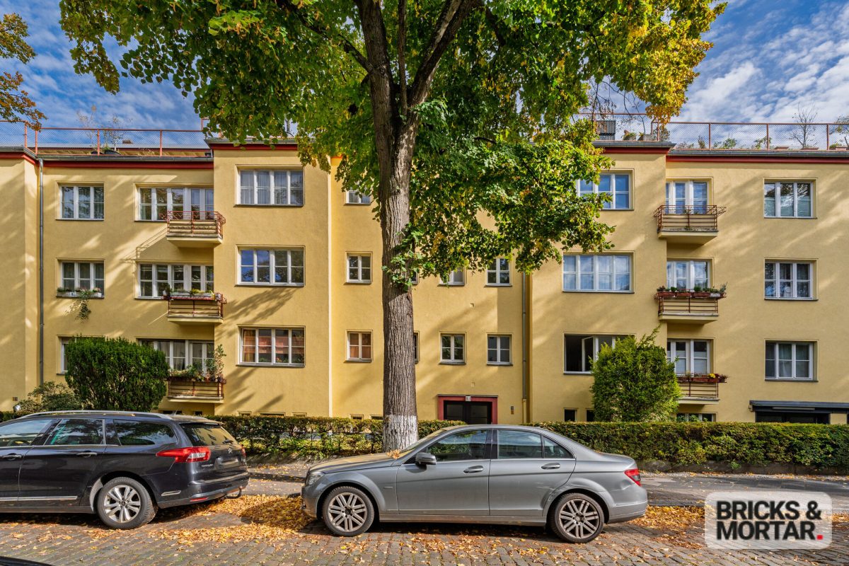 Immobilienangebot - Berlin - Alle - Bezugsfreie, sanierte 4-Zimmer-Altbauwohnung mit Lift in ruhiger Lage von Berlin-Schmargendorf