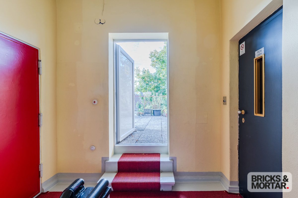 Immobilienangebot - Berlin - Alle - Bezugsfreie, sanierte 4-Zimmer-Altbauwohnung mit Lift in ruhiger Lage von Berlin-Schmargendorf