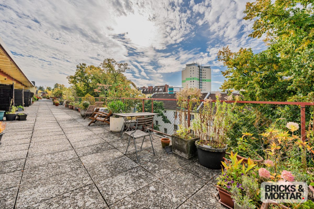Immobilienangebot - Berlin - Alle - Bezugsfreie, sanierte 4-Zimmer-Altbauwohnung mit Lift in ruhiger Lage von Berlin-Schmargendorf