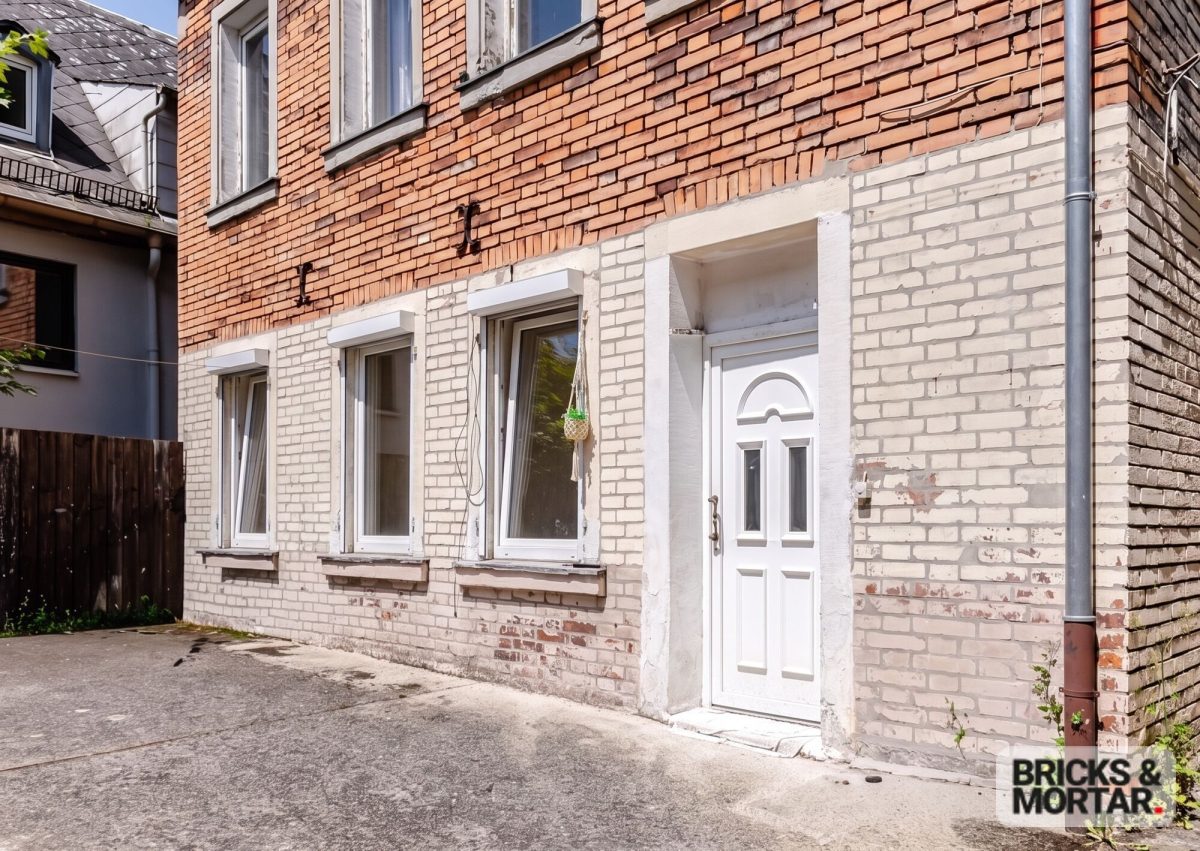 Außenansicht Innenhof Immobilienangebot - Fürth - Alle - Besichtigungen am 02.11.2026 | Hohe Decken, viel Licht: so wohnt es sich im Fürther Altbau