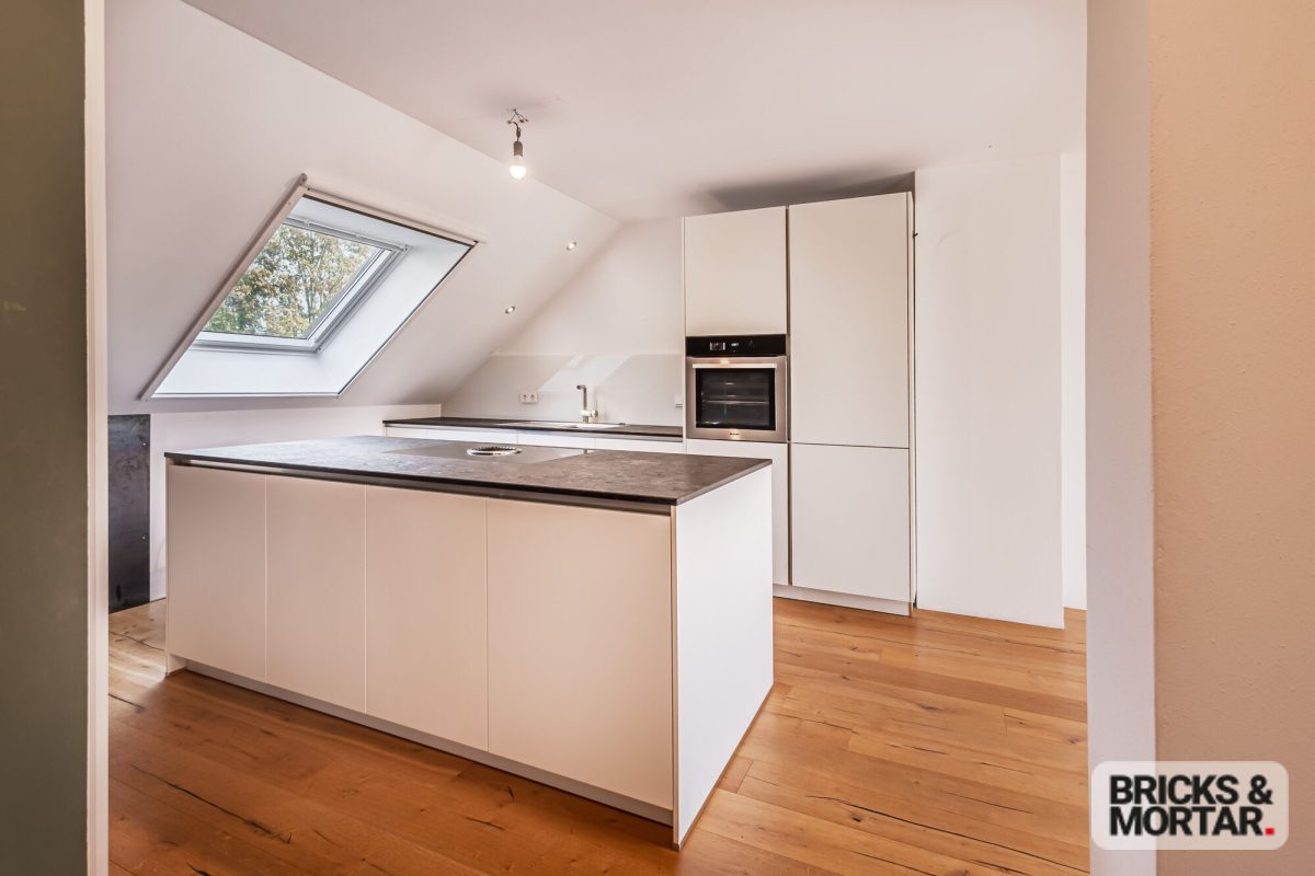 Immobilienangebot - Neumarkt i.d.OPf. - Alle - Bezugsfertige Maisonette mit Galerie auf 118 m² | Südbalkon | Hochwertige Küche | TG-Stellplatz