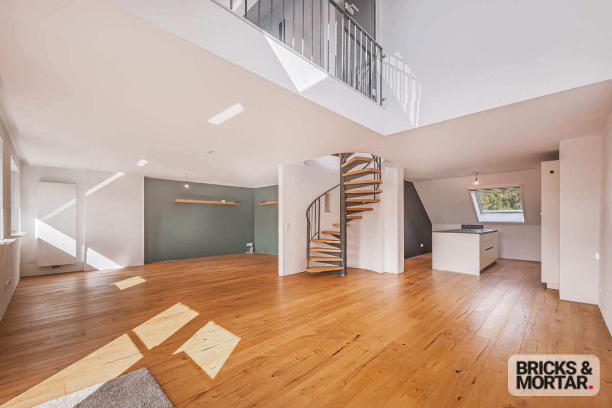 Immobilienangebot - Neumarkt i.d.OPf. - Alle - Bezugsfertige Maisonette mit Galerie auf 118 m² | Südbalkon | Hochwertige Küche | TG-Stellplatz