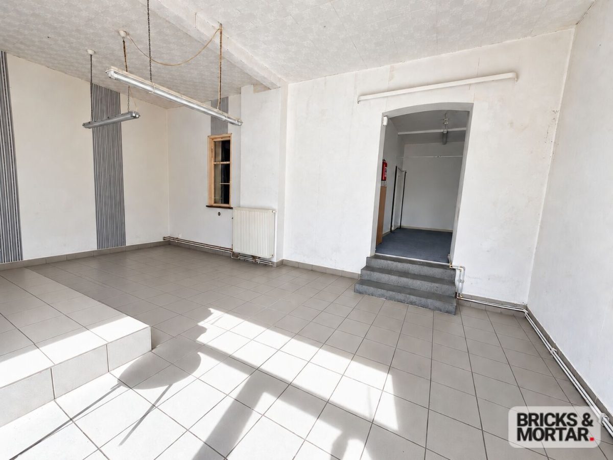 Immobilienangebot - Augsburg - Alle - Gewerbeeinheit in Augsburg-Hochzoll – zwei Räume, Küche und eigener Eingang