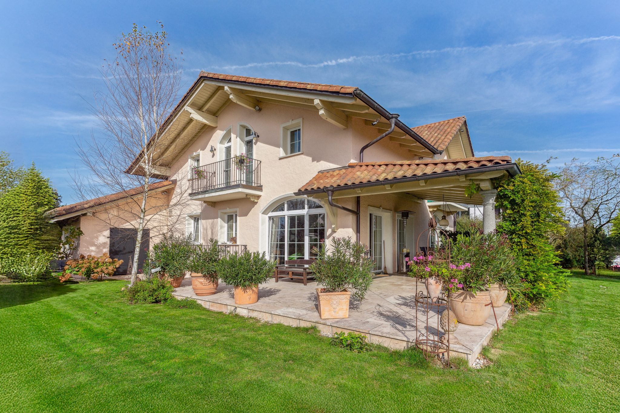 Immobilienangebot - Sankt Georgen bei Salzburg - Alle - Exklusive Villa mit traumhafter Aussicht am Grünland