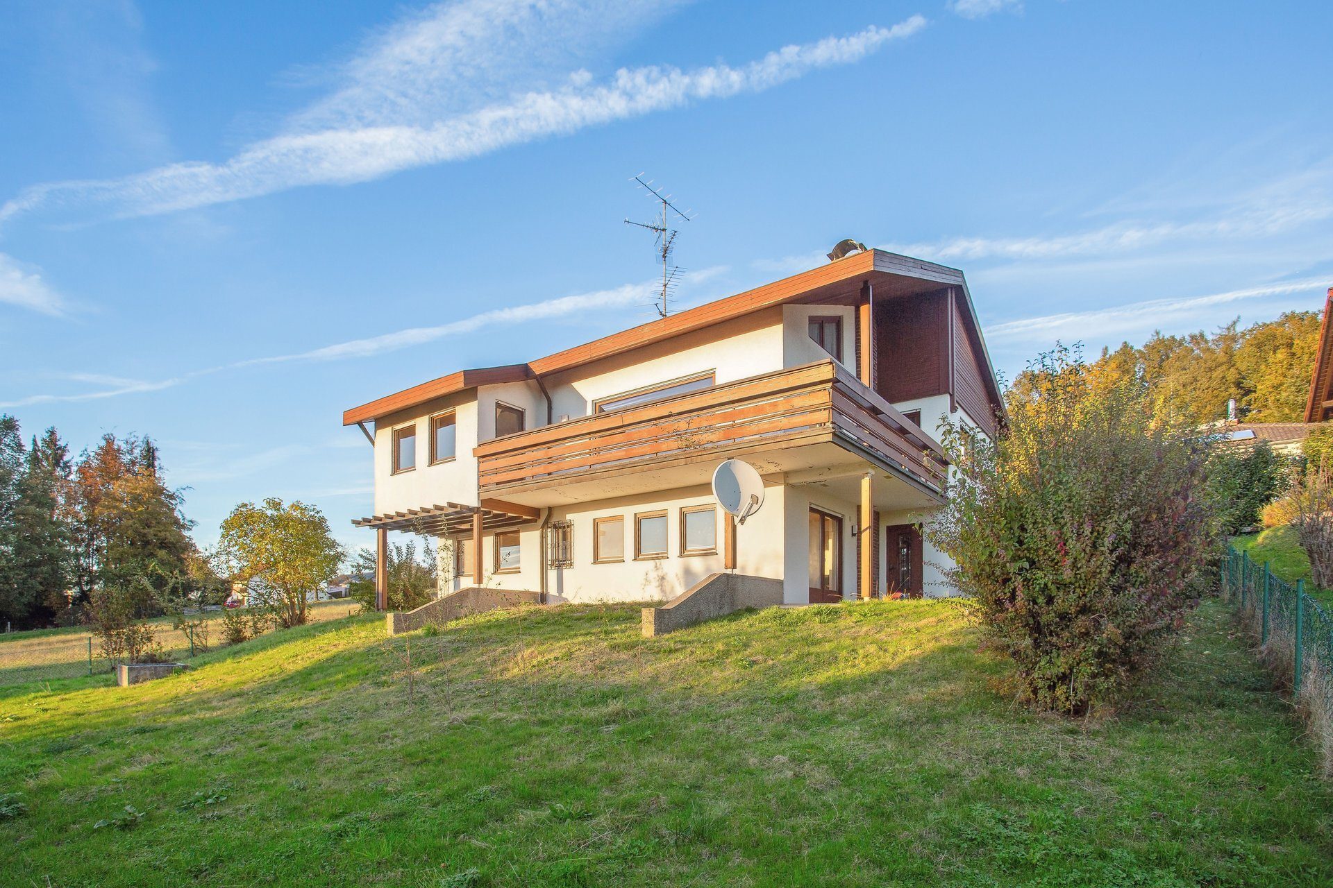 Immobilienangebot - Bad Griesbach im Rottal - Alle - TOP ANGEBOT: EINFAMILIENHAUS MIT EINLIEGERWOHNUNG UND GARAGE IN AUSSICHTSLAGE