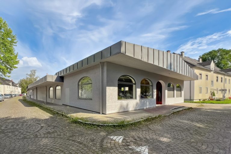 Immobilienangebot - Riedersbach - Alle - ATTRAKTIVES UND GERÄUMIGES GESCHÄFTSLOKAL IN RIEDERSBACH