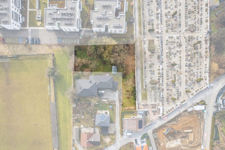 Immobilienangebot - Oberndorf bei Salzburg - Alle - GROSSZÜGIGES GRUNDSTÜCK IN OBERNDORF BEI SALZBURG-PERFEKT FÜR IHRE INDIVIDUELLE PLANUNG
