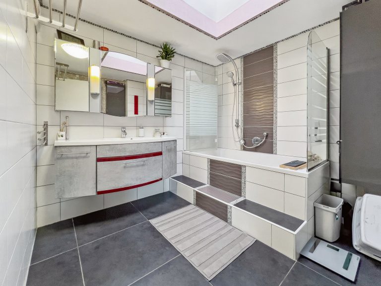 Immobilienangebot - Sankt Georgen bei Salzburg - Alle - EINZIGARTIGES STERNHAUS MIT AUSBAUPOTENZIAL IN SANKT GEORGEN BEI SALZBURG