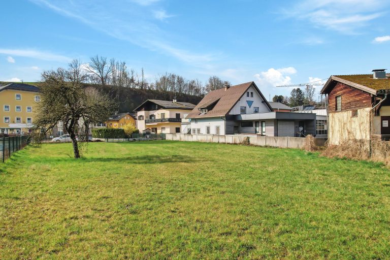 Immobilienangebot - Oberndorf bei Salzburg - Alle - WOHN- UND GESCHÄFTSPOTENZIAL IN ZENTRALER LAGE – BAUTRÄGERGRUNDSTÜCK IM KERNGEBIET