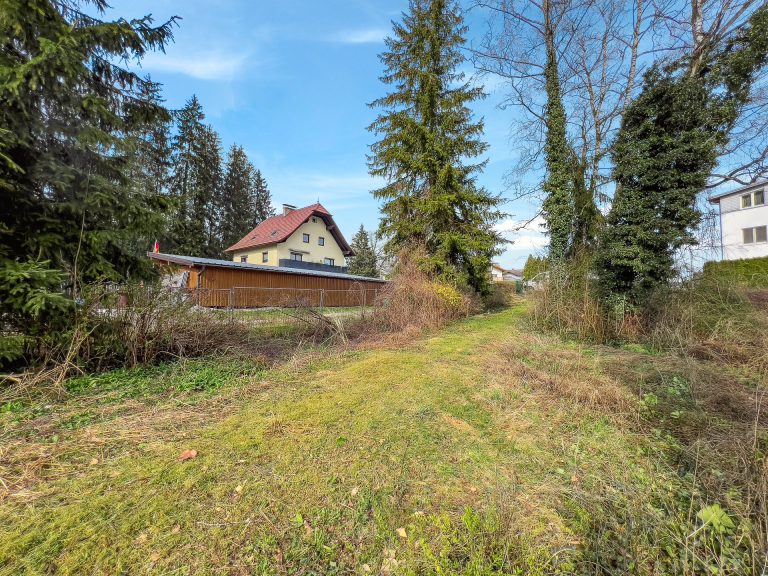 Immobilienangebot - Bürmoos - Alle - ENTWICKLUNGSFREUNDLICHES BAUGRUNDSTÜCK FÜR WOHNPROJEKTE IN RUHIGER LAGE VON BÜRMOOS
