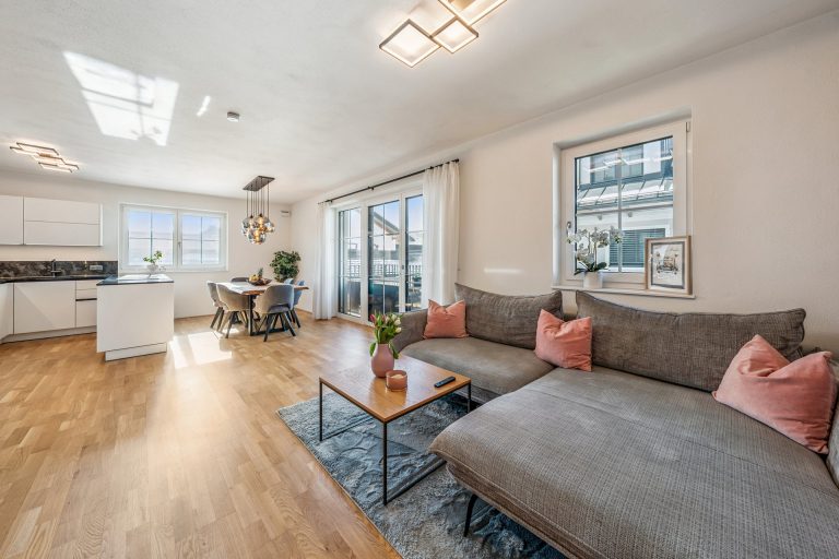 Immobilienangebot - Sankt Georgen bei Salzburg - Alle - NEUWERTIGE 3-ZIMMER-WOHNUNG INKL. 2 STELLPLÄTZEN IN SANKT GEORGEN BEI SALZBURG