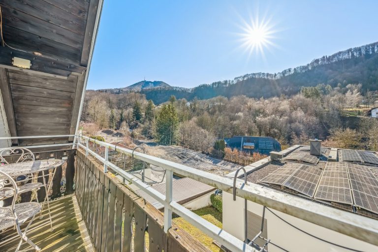 Immobilienangebot - Salzburg - Alle - TOP GEPFLEGTES EINFAMILIENHAUS MIT TERRASSE UND GARAGENSTELLPLATZ IN GNIGL